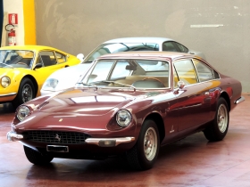 Ferrari 365 gt 2+2